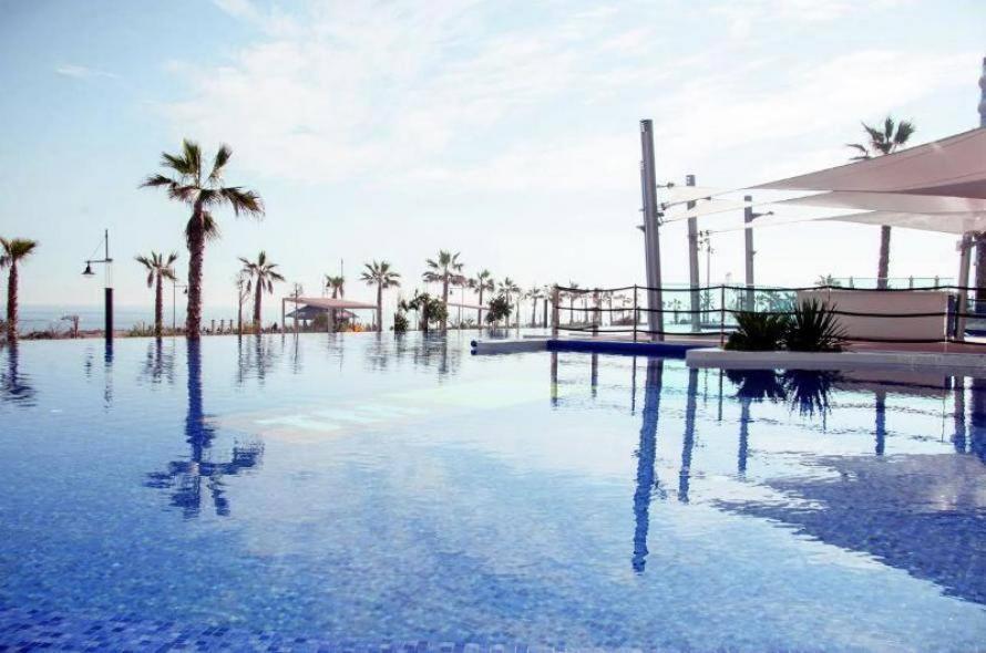 Sea Senses Blue Ocean Apartment